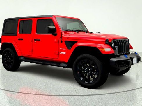 Used 2023 Jeep Wrangler Unlimited Sahara w/ Cold Weather Group AWD/4WD image 3