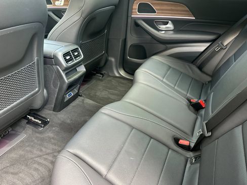 Used 2025 Mercedes-Benz GLE 450e 4MATIC image 27