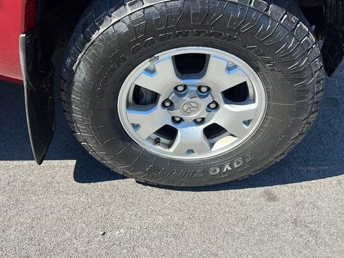 Used 2012 Toyota Tacoma 4x4 Double Cab w/ TRD Off-Road Pkg image 33