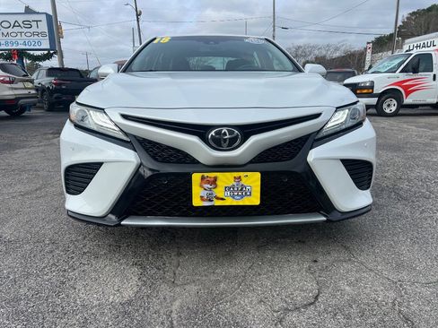Used 2018 Toyota Camry XSE image 8