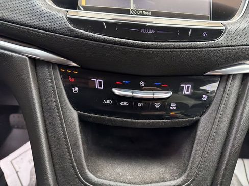 Used 2018 Cadillac XT5 Premium Luxury image 22