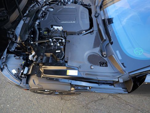 Used 2021 Jaguar F-TYPE R image 99