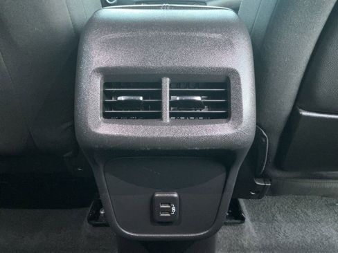 Used 2024 GMC Terrain SLE image 19