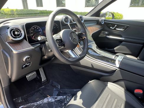 Certified 2025 Mercedes-Benz GLC 300 4MATIC image 17