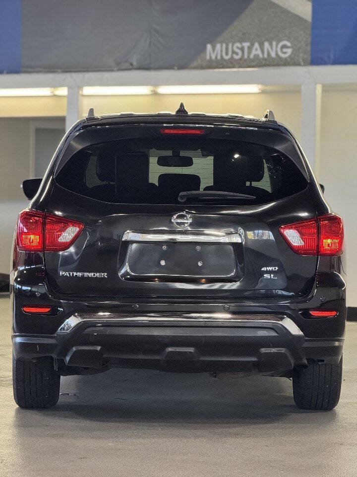 Used 2019 Nissan Pathfinder SL AWD/4WD image 14