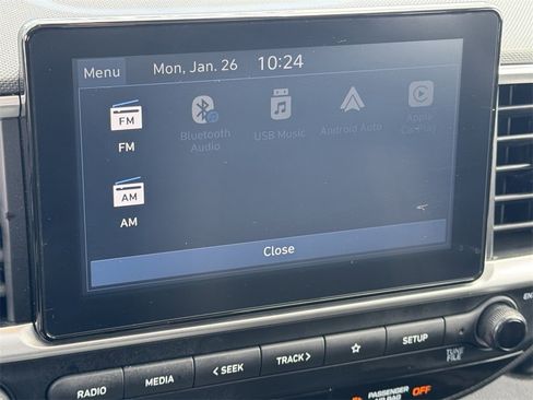 Used 2025 Hyundai Venue SEL image 13