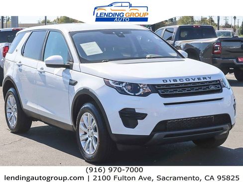 Used 2017 Land Rover Discovery Sport SE image 5