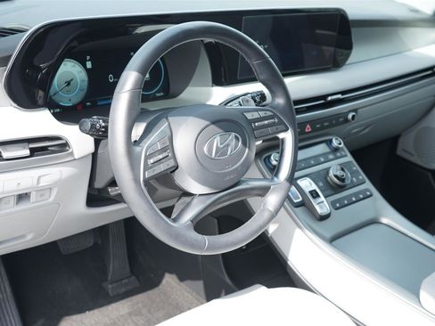 Used 2023 Hyundai Palisade SEL w/ Premium Package FWD image 9