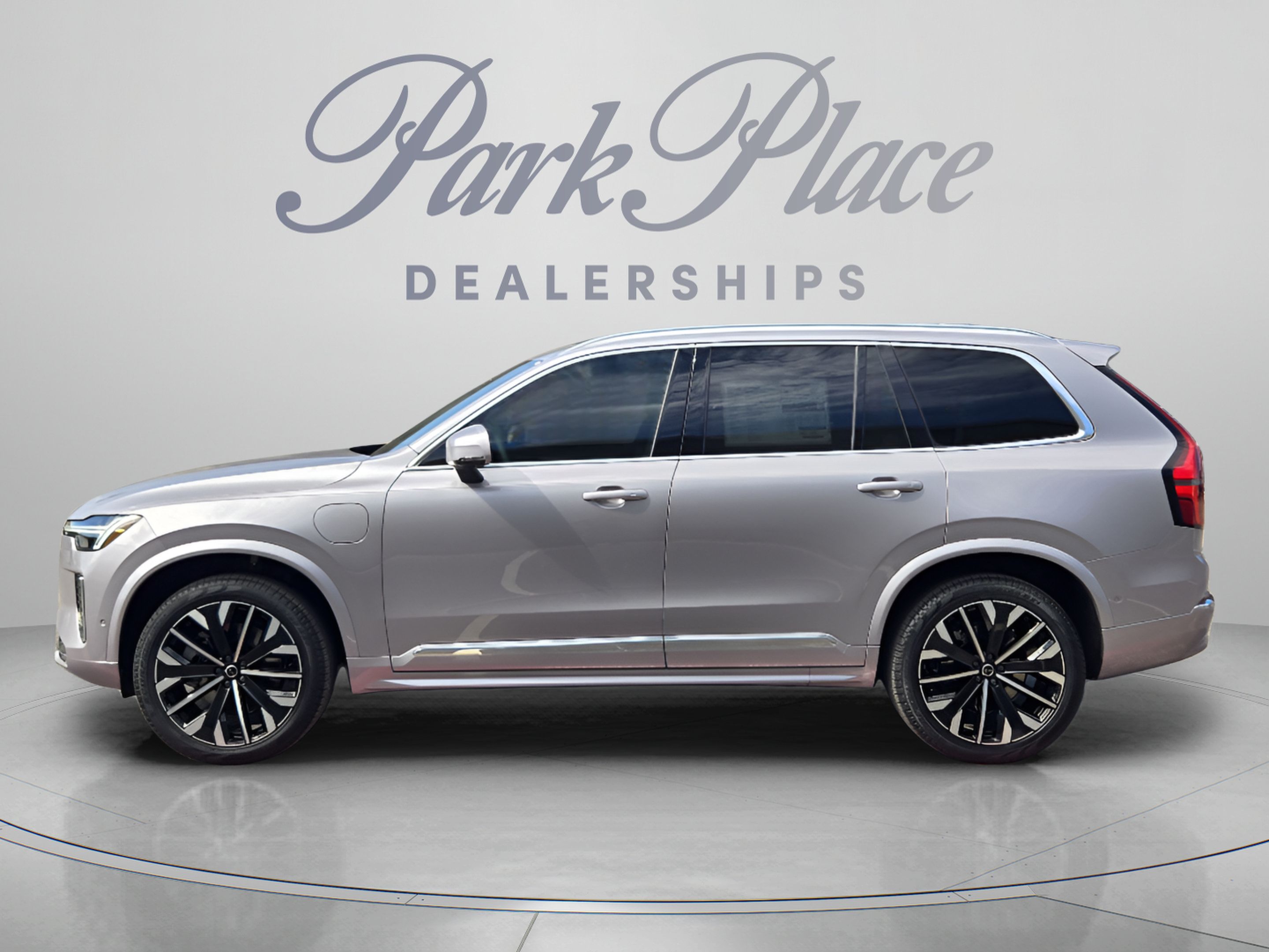 New 2026 Volvo XC90 T8 Plus w/ Protection Package Premier AWD/4WD image 2