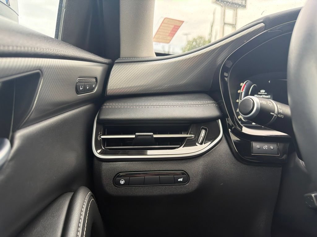 Used 2025 INFINITI QX60 Luxe AWD/4WD image 17