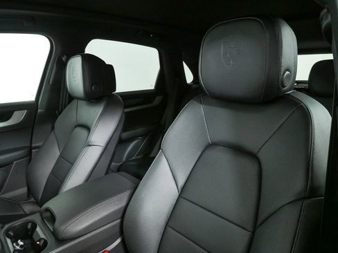 Used 2026 Porsche Cayenne AWD/4WD image 5