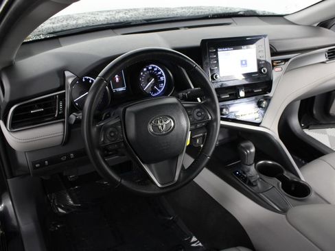 Used 2021 Toyota Camry SE FWD image 8