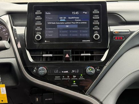 Used 2024 Toyota Camry SE image 14
