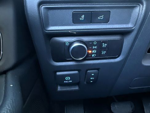 Used 2023 Ford Expedition Max XLT image 24