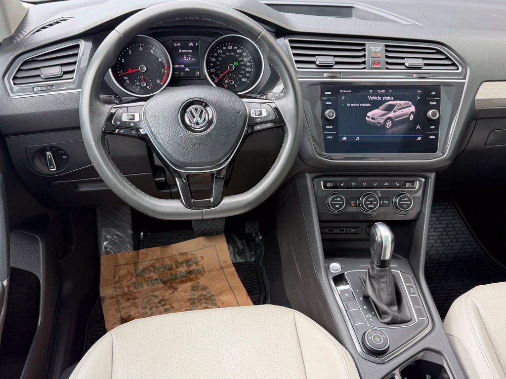 Used 2020 Volkswagen Tiguan SE w/ Panoramic Sunroof Package AWD/4WD image 16