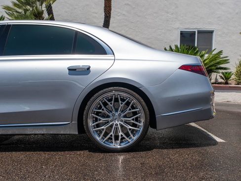 Used 2022 Mercedes-Benz S 580 4MATIC Sedan image 5