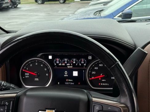 Used 2019 Chevrolet Silverado 1500 High Country w/ Technology Package image 12