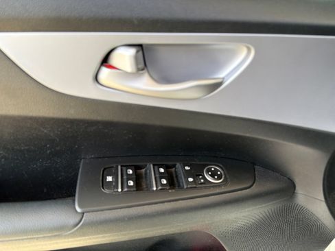 Used 2024 Kia Forte LX FWD image 4