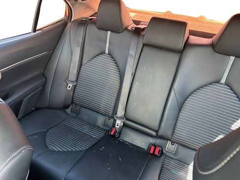 Used 2020 Toyota Camry SE w/ Convenience Package FWD image 15