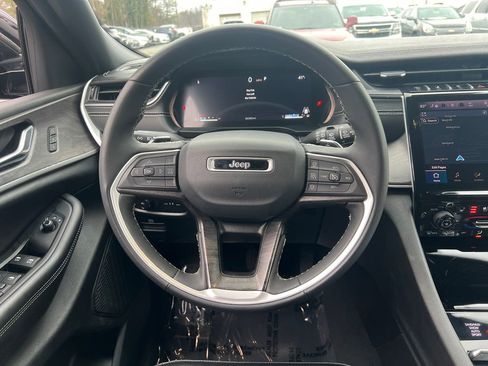 Used 2024 Jeep Grand Cherokee L Limited w/ Luxury Tech Group II image 27