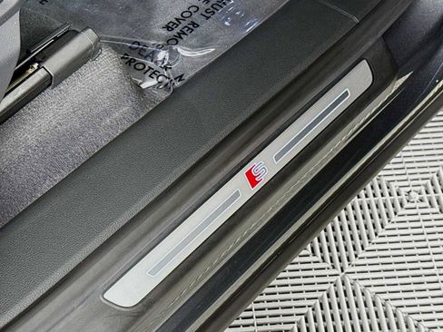 Used 2023 Audi Q8 Premium Plus w/ Premium Plus Package image 34