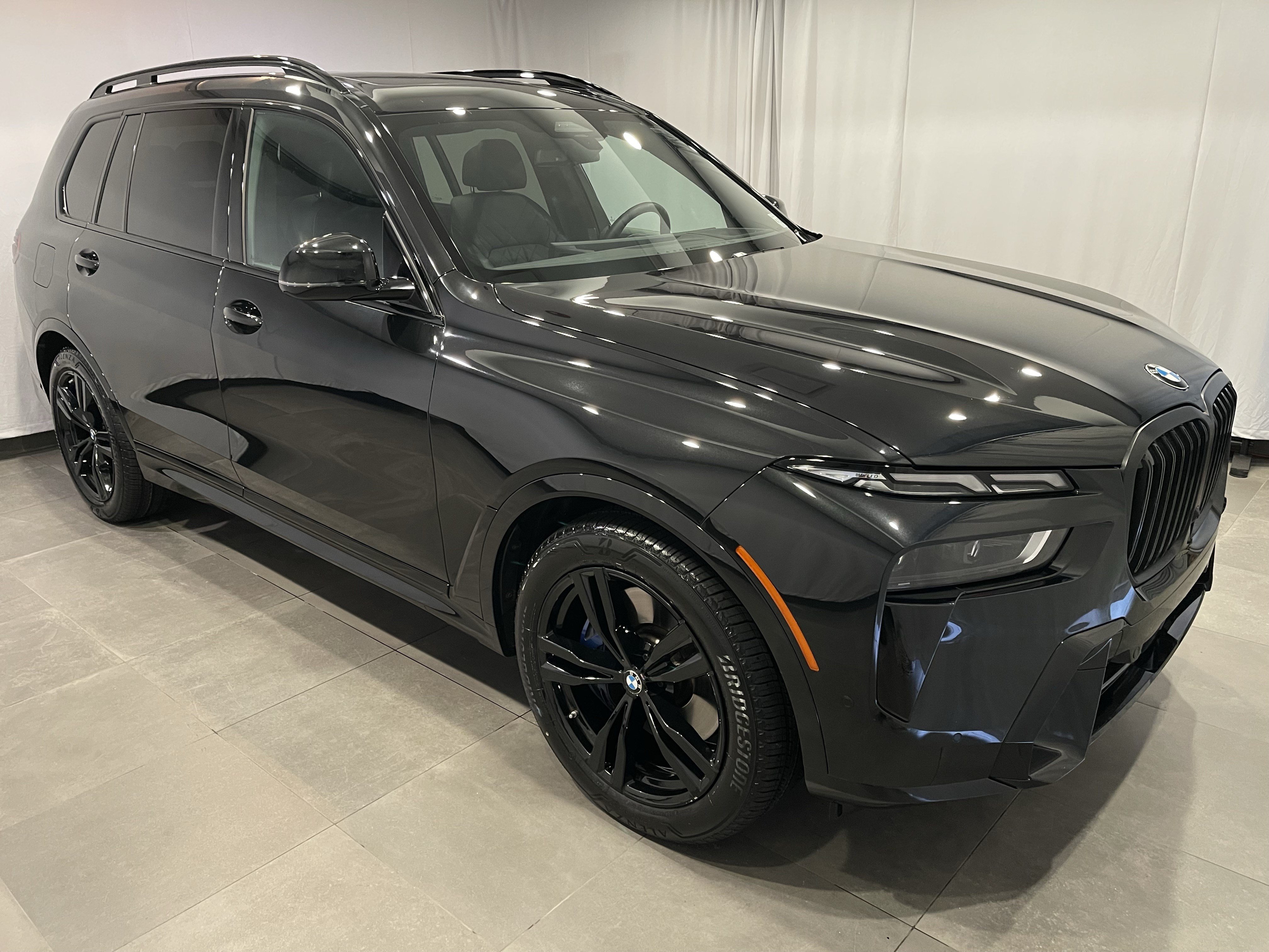Certified 2025 BMW X7 xDrive40i w/ M Sport Package AWD/4WD image 3
