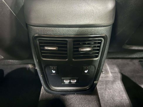 Used 2017 Dodge Charger R/T RWD image 36