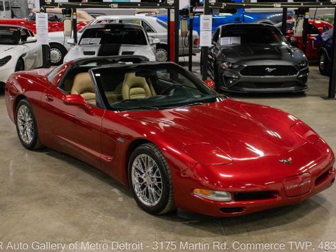 Used 1999 Chevrolet Corvette Coupe w/ Memory Pkg image 10