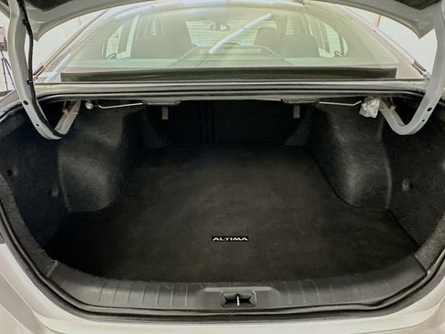 Used 2024 Nissan Altima 2.5 SV FWD image 29