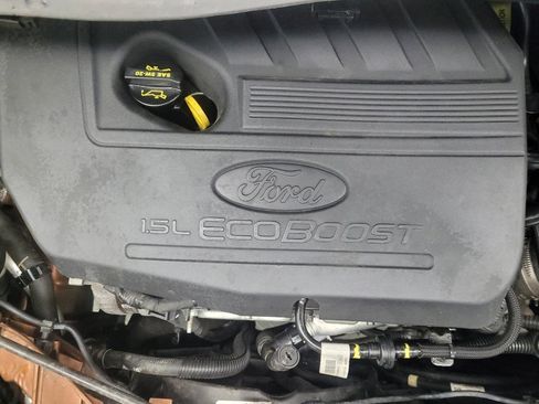 Used 2017 Ford Escape SE w/ SE Cold Weather Package AWD/4WD image 30