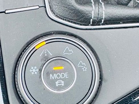 Used 2025 Volkswagen Taos S AWD/4WD image 16