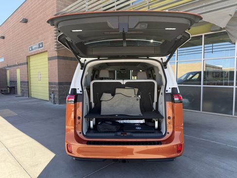 Used 2025 Volkswagen ID. Buzz Pro S Plus AWD/4WD image 38