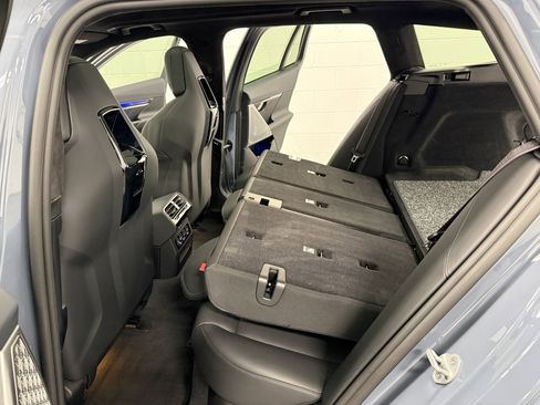 Used 2025 BMW M5 Touring image 18