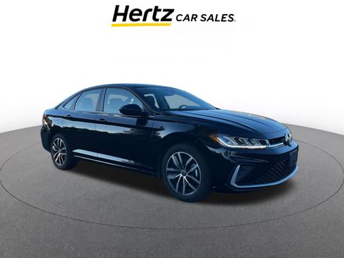 Used 2025 Volkswagen Jetta SE image 1