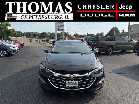 Used 2025 Chevrolet Malibu LT FWD image 2