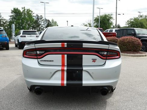 Used 2022 Dodge Charger SXT w/ Blacktop Package RWD image 7