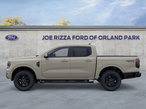 New 2025 Ford Ranger Lariat w/ Black Appearance Package image 3