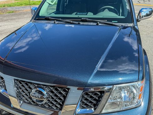 Used 2019 Nissan Frontier SL AWD/4WD image 13