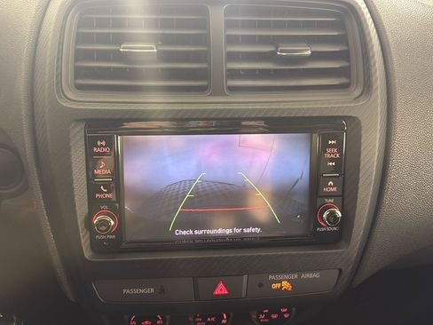 Used 2023 Mitsubishi Outlander Sport ES AWD/4WD image 19