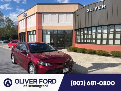 Used 2018 Toyota Camry LE FWD image 1