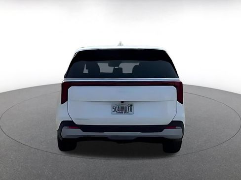 Used 2026 Kia Carnival FWD image 9
