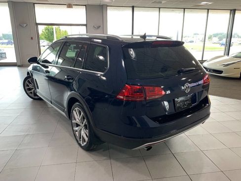 Used 2017 Volkswagen Golf Alltrack S image 7