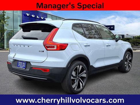 Certified 2025 Volvo XC40 B5 Plus w/ Protection Package Premier image 7