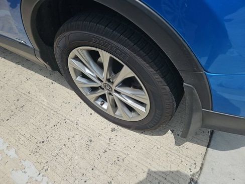 Used 2018 Toyota RAV4 Limited AWD/4WD image 21
