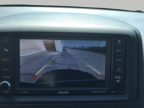 Used 2016 Chrysler Town & Country LX FWD image 15
