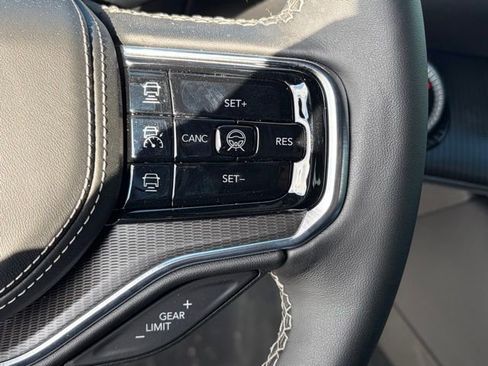 New 2026 Jeep Grand Wagoneer L Summit AWD/4WD image 19