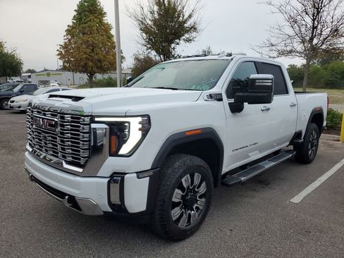 Used 2025 GMC Sierra 2500 Denali w/ Denali Reserve Package image 2