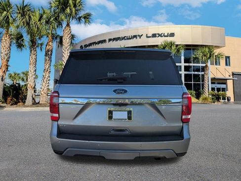 Used 2020 Ford Expedition XLT w/ Equipment Group 202A RWD image 6