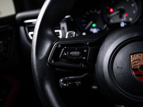 Certified 2023 Porsche Macan S AWD/4WD image 17