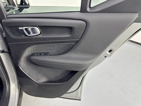 Used 2023 Volvo XC40 B5 Ultimate w/ Protection Package Premier image 42